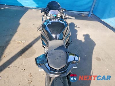 Zdjęcie 6 z 9 samochodu: 2024 BMW S 1000 RR VIN:WB10E6303R6J60896 - miniatura