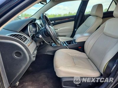 Zdjęcie 7 z 12 samochodu: 2018 CHRYSLER 300 LIMITED VIN:2C3CCAEG2JH191681 - miniatura
