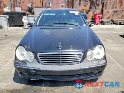 Piąte zdjęcie samochodu w środku: 2004 MERCEDES-BENZ C 230K SPORT SEDAN VIN:WDBRF40J74F484482 - miniatura