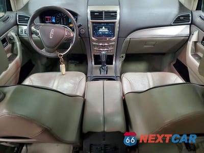 Zdjęcie 8 z 13 samochodu: 2011 LINCOLN MKX VIN:2LMDJ8JK9BBJ04470 - miniatura