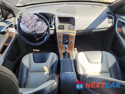 Zdjęcie 8 z 13 samochodu: 2015 VOLVO XC60 T6 PLATINUM VIN:YV449MDM4F2629475 - miniatura
