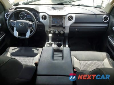 Zdjęcie 8 z 12 samochodu: 2017 TOYOTA TUNDRA SR5 VIN:5TFDW5F15HX649180 - miniatura