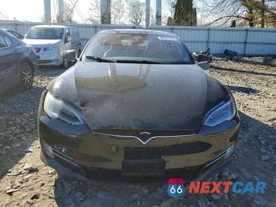 Piąte zdjęcie samochodu w środku: 2016 TESLA MODEL S VIN:5YJSA1E21GF153956 - miniatura