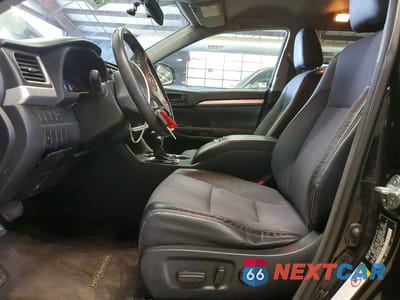 Zdjęcie 7 z 13 samochodu: 2014 TOYOTA HIGHLANDER LE PLUS VIN:5TDBKRFH8ES023860 - miniatura