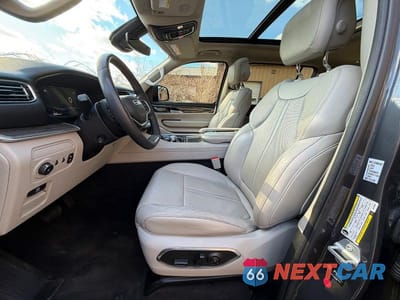 Zdjęcie 11 z 14 samochodu: 2022 JEEP WAGONEER SERIES II VIN:1C4SJVBT4NS129042 - miniatura