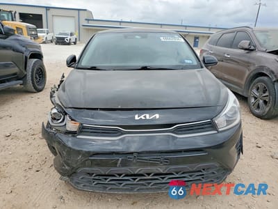 Piąte zdjęcie samochodu w środku: 2023 KIA RIO S VIN:3KPA24AD8PE526398 - miniatura