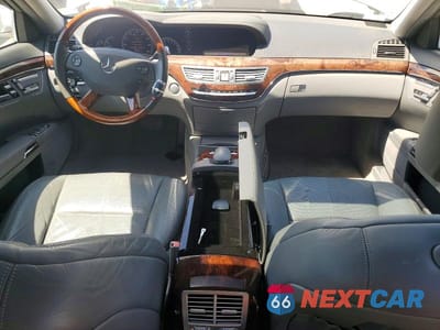 Zdjęcie 8 z 12 samochodu: 2007 MERCEDES-BENZ S 550 VIN:WDDNG71X27A115912 - miniatura