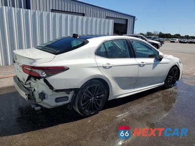 Trzecie zdjęcie samochodu z tyłu: 2022 TOYOTA CAMRY XSE VIN:4T1K61BKXNU070354 - miniatura