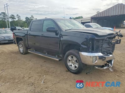 Czwarte zdjęcie samochodu z boku: 2018 CHEVROLET SILVERADO C1500 LT VIN:3GCPCREC1JG179479 - miniatura