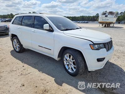 Czwarte zdjęcie samochodu z boku: 2019 JEEP GRAND CHEROKEE LAREDO VIN:1C4RJEAG8KC673164 - miniatura
