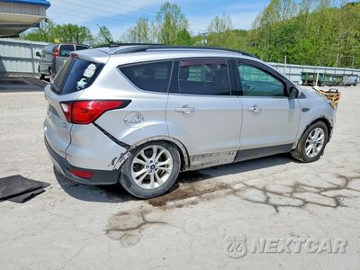 Trzecie zdjęcie samochodu z tyłu: 2019 FORD ESCAPE SEL VIN:1FMCU9HD8KUB76105 - miniatura