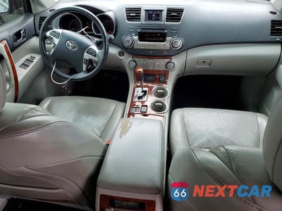 Zdjęcie 8 z 12 samochodu: 2011 TOYOTA HIGHLANDER LIMITED VIN:5TDYK3EH4BS048582 - miniatura