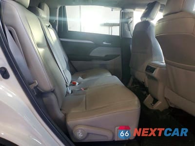 Zdjęcie 11 z 13 samochodu: 2018 TOYOTA HIGHLANDER XLE VIN:5TDJZRFH2JS541951 - miniatura