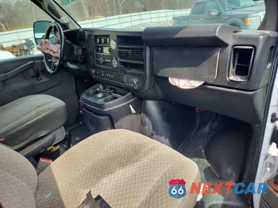 Zdjęcie 8 z 13 samochodu: 2020 CHEVROLET EXPRESS VIN:1GB0GRFG9L1272229 - miniatura