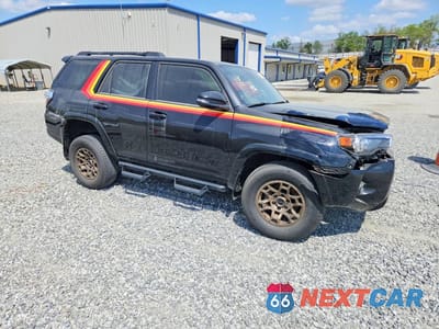 Czwarte zdjęcie samochodu z boku: 2023 TOYOTA 4RUNNER 40TH ANNIVERSARY SPECIAL EDITI VIN:JTEUU5JR5P6176576 - miniatura