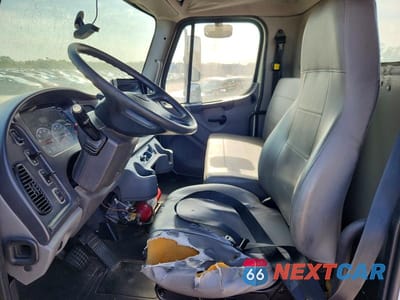 Zdjęcie 7 z 13 samochodu: 2015 FREIGHTLINER M2 106 MED - SEMI TRUCK VIN:3ALACWDT2FDGF5301 - miniatura