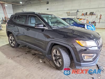 Czwarte zdjęcie samochodu z boku: 2018 JEEP COMPASS LIMITED VIN:3C4NJDCBXJT470225 - miniatura