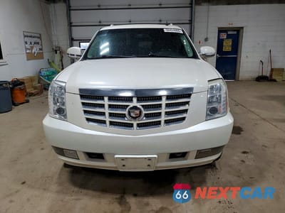 Piąte zdjęcie samochodu w środku: 2010 CADILLAC ESCALADE LUXURY VIN:1GYUKBEF1AR244378 - miniatura