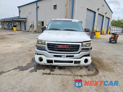 Piąte zdjęcie samochodu w środku: 2005 GMC NEW SIERRA C1500 VIN:2GTEC13T651185532 - miniatura