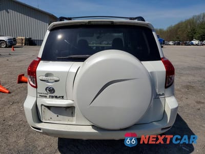 Zdjęcie 6 z 14 samochodu: 2006 TOYOTA RAV4 LIMITED VIN:JTMBD31V165039023 - miniatura