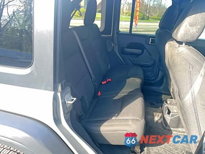 Zdjęcie 6 z 11 samochodu: 2019 JEEP WRANGLER UNLIMITED SPORT VIN:1C4HJXDG3KW539244 - miniatura