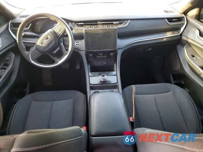 Zdjęcie 8 z 12 samochodu: 2024 JEEP GRAND CHEROKEE L LAREDO VIN:1C4RJKAG0R8551233 - miniatura