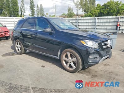 Czwarte zdjęcie samochodu z boku: 2017 MERCEDES-BENZ GLE 350 4MATIC VIN:4JGDA5HB4HA825106 - miniatura
