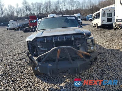 Piąte zdjęcie samochodu w środku: 2012 FORD F350 SUPER DUTY FLATBED TRUCK VIN:1FT8W3DT2CEA00810 - miniatura