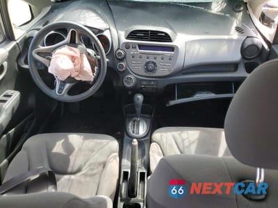 Zdjęcie 8 z 12 samochodu: 2013 HONDA FIT VIN:JHMGE8H39DC027679 - miniatura