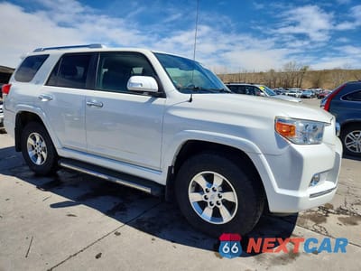 Czwarte zdjęcie samochodu z boku: 2013 TOYOTA 4RUNNER SR5 VIN:JTEBU5JR8D5130992 - miniatura
