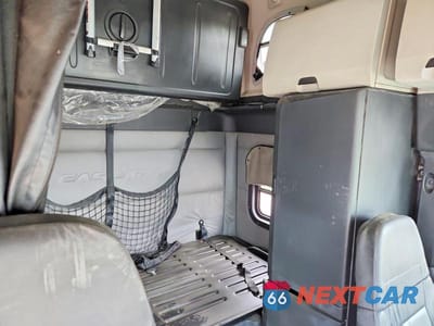 Zdjęcie 6 z 10 samochodu: 2019 FREIGHTLINER CASCADIA 126 SEMI TRUCK VIN:3AKJHHDR6KSKD5436 - miniatura