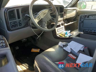 Zdjęcie 8 z 13 samochodu: 2006 GMC YUKON XL DENALI VIN:1GKFK66U36J129908 - miniatura