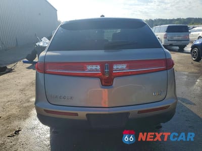 Zdjęcie 6 z 13 samochodu: 2019 LINCOLN MKT VIN:2LMHJ5AT8KBL02319 - miniatura
