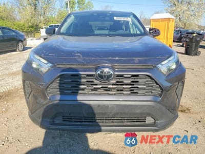 Piąte zdjęcie samochodu w środku: 2024 TOYOTA RAV4 VIN:2T3F1RFV1RW429655 - miniatura