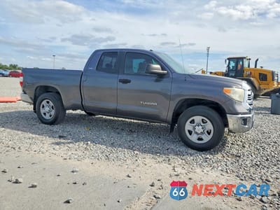 Czwarte zdjęcie samochodu z boku: 2017 TOYOTA TUNDRA SR5 VIN:5TFRM5F1XHX111554 - miniatura