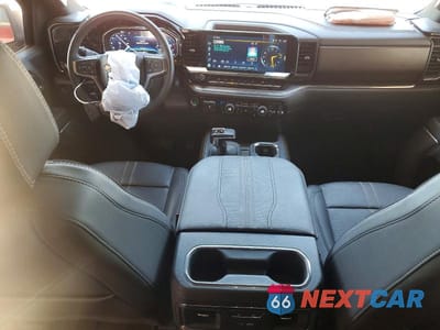 Zdjęcie 8 z 12 samochodu: 2024 CHEVROLET SILVERADO K1500 HIGH COUNTRY VIN:1GCUDJE81RZ289568 - miniatura
