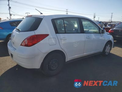 Trzecie zdjęcie samochodu z tyłu: 2009 NISSAN VERSA 1.8 S VIN:3N1BC13E09L500272 - miniatura