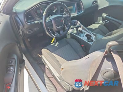 Zdjęcie 8 z 12 samochodu: 2016 DODGE CHALLENGER SXT VIN:2C3CDZAG0GH119646 - miniatura