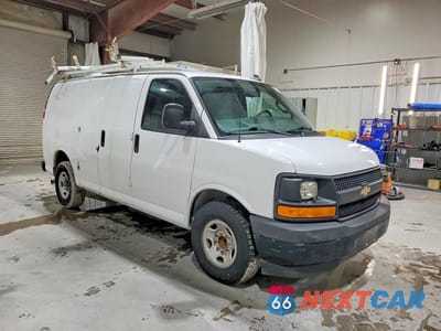 Czwarte zdjęcie samochodu z boku: 2017 CHEVROLET EXPRESS G2500 VIN:1GCWGAFF0H1326975 - miniatura