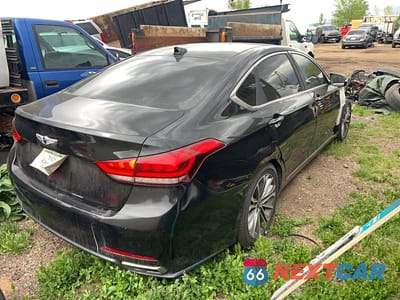 Czwarte zdjęcie samochodu z boku: 2015 HYUNDAI GENESIS 3.8L VIN:KMHGN4JE0FU093486 - miniatura