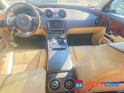 Zdjęcie 8 z 12 samochodu: 2013 JAGUAR XJ VIN:SAJWJ1CD7D8V47268 - miniatura