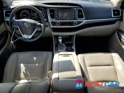 Zdjęcie 8 z 13 samochodu: 2017 TOYOTA HIGHLANDER LIMITED VIN:5TDDZRFH0HS453469 - miniatura