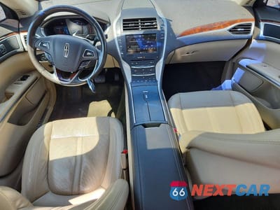 Zdjęcie 8 z 12 samochodu: 2016 LINCOLN MKZ HYBRID VIN:3LN6L2LU3GR612694 - miniatura