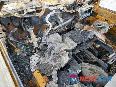 Zdjęcie 8 z 11 samochodu: 2004 CHEVROLET SILVERADO K2500 HEAVY DUTY VIN:1GCHK29UX4E350310 - miniatura