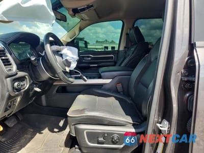 Zdjęcie 7 z 11 samochodu: 2020 RAM 1500 LARAMIE VIN:1C6RREJT3LN152968 - miniatura