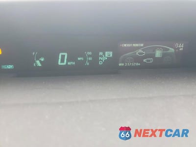Zdjęcie 9 z 12 samochodu: 2013 TOYOTA PRIUS THREE VIN:JTDKN3DUXD5647457 - miniatura