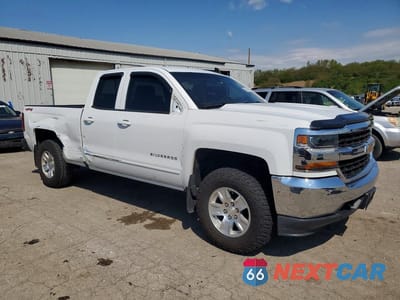 Czwarte zdjęcie samochodu z boku: 2018 CHEVROLET SILVERADO K1500 LT VIN:1GCVKREC0JZ334467 - miniatura