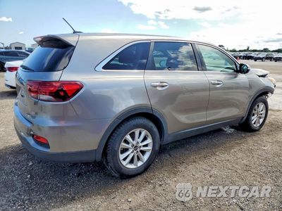 Trzecie zdjęcie samochodu z tyłu: 2019 KIA SORENTO LX VIN:5XYPG4A33KG438972 - miniatura