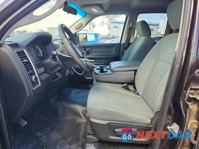 Zdjęcie 7 z 12 samochodu: 2017 RAM 1500 ST VIN:1C6RR6FG4HS524621 - miniatura