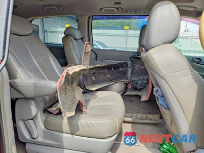 Zdjęcie 11 z 13 samochodu: 2006 KIA SEDONA LX VIN:KNDMB233066054935 - miniatura